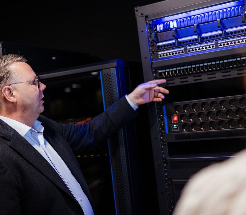 <h1>Spezialist für <u>Netzwerk- und Serverschränke</u></h1>